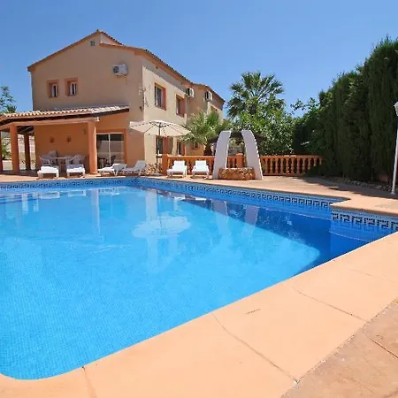 Villa Luisa Costa *