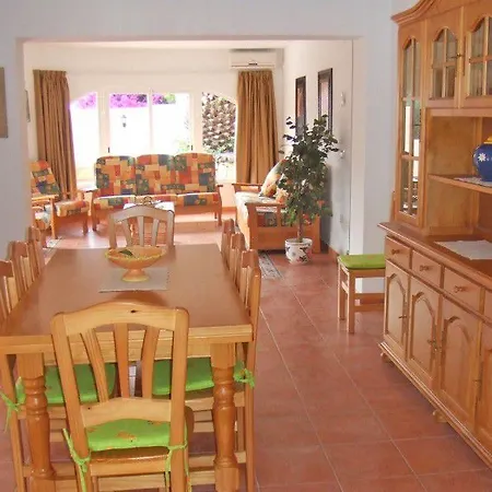 Luisa Costa Villa